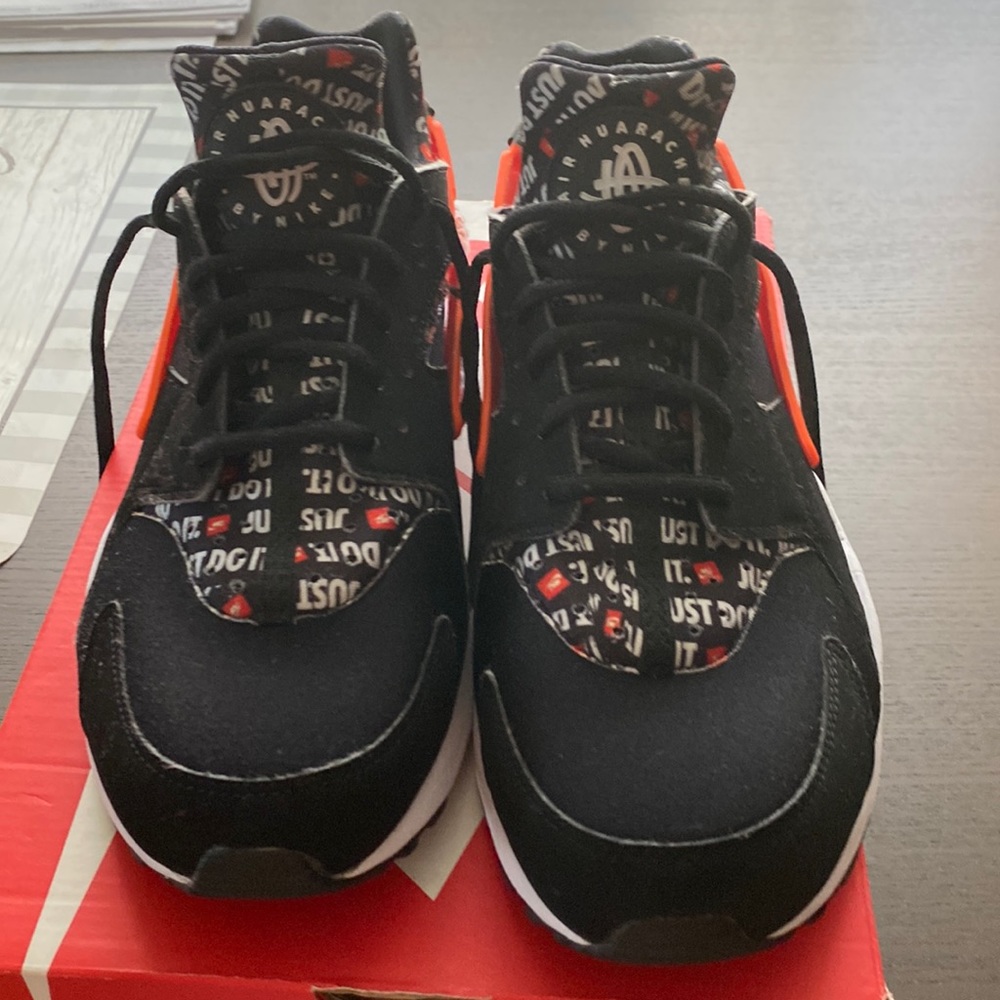 Nike Huarache (Just Do It) shoes